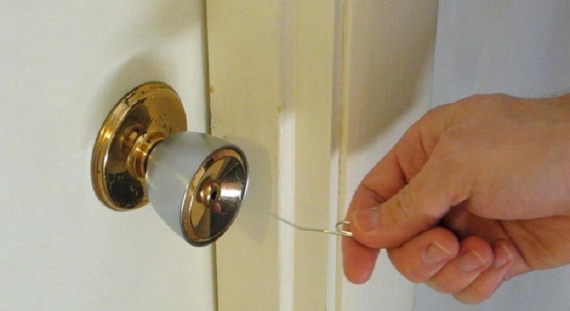 XỬ LÝ KHÓA CỬA BỊ KẸT NHANH CHÓNG GIÚP ĐÓNG MỞ DỄ DÀNG HIỆU QUẢ